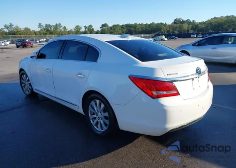 2015 Buick Lacrosse z USA, uszkodzony, nr VIN 1G4GB5GR3FF262137